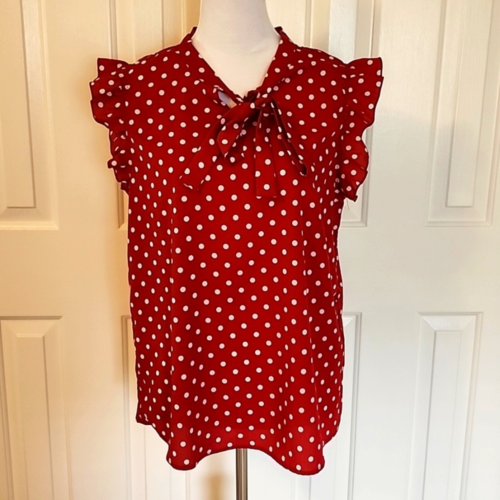 Polka-dot plus tie